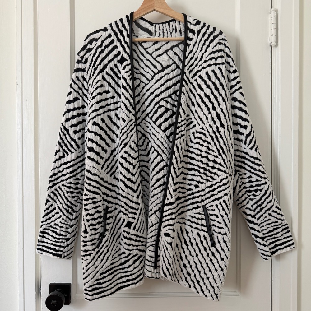 Chicos Open Front Cardigan Black White Geometric Textured Knit Jacket Trim SZ XL